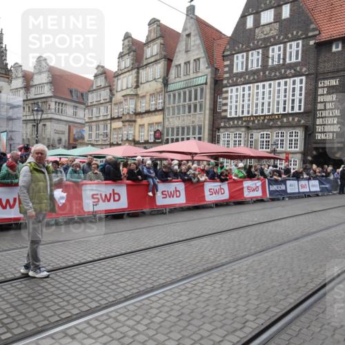 05.10.2025 - 20. swb-Marathon Bremen Yannick Fuchs http://msf.ph/oto/9311858 05.10.2025 12:32:23 Ziel  meine-sportfotos.de