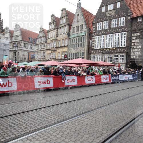 05.10.2025 - 20. swb-Marathon Bremen Yannick Fuchs http://msf.ph/oto/9311861 05.10.2025 12:32:33 Ziel  meine-sportfotos.de