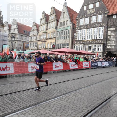 05.10.2025 - 20. swb-Marathon Bremen Yannick Fuchs http://msf.ph/oto/9311863 05.10.2025 12:39:02 Ziel 158 meine-sportfotos.de
