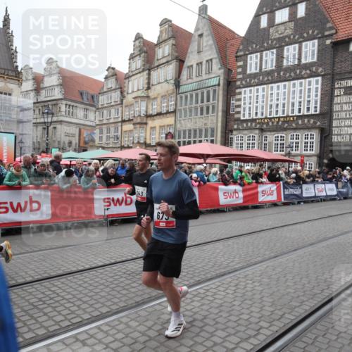 05.10.2025 - 20. swb-Marathon Bremen Yannick Fuchs http://msf.ph/oto/9311875 05.10.2025 12:54:51 Ziel 307, 343, 673, 1837 meine-sportfotos.de
