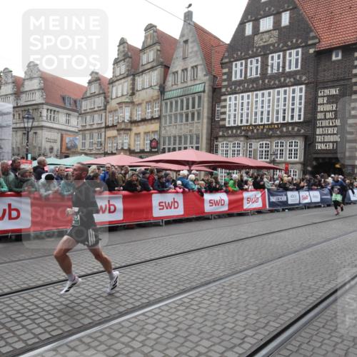 05.10.2025 - 20. swb-Marathon Bremen Yannick Fuchs http://msf.ph/oto/9311886 05.10.2025 12:58:37 Ziel 1058, 3705, 7405 meine-sportfotos.de