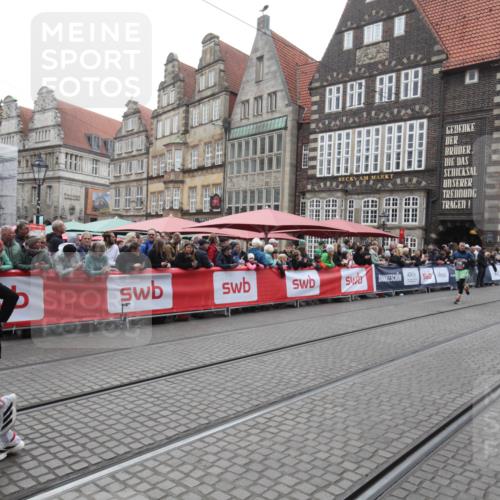 05.10.2025 - 20. swb-Marathon Bremen Yannick Fuchs http://msf.ph/oto/9311889 05.10.2025 12:58:37 Ziel 1058, 3705, 7405 meine-sportfotos.de