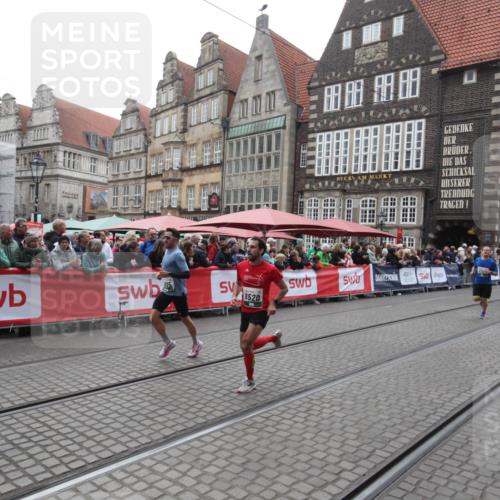 05.10.2025 - 20. swb-Marathon Bremen Yannick Fuchs http://msf.ph/oto/9311907 05.10.2025 12:58:51 Ziel 5815, 7668, 7764, 8275, 8520, 8593 meine-sportfotos.de
