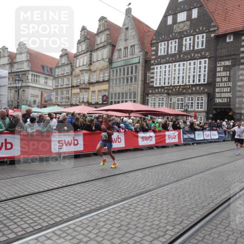 05.10.2025 - 20. swb-Marathon Bremen Yannick Fuchs http://msf.ph/oto/9311925 05.10.2025 12:59:00 Ziel 3435, 3580, 5470, 5495 meine-sportfotos.de