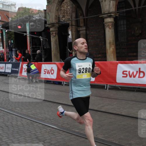 05.10.2025 - 20. swb-Marathon Bremen Yannick Fuchs http://msf.ph/oto/9316379 05.10.2025 10:32:40 Ziel 9280, 11730 meine-sportfotos.de