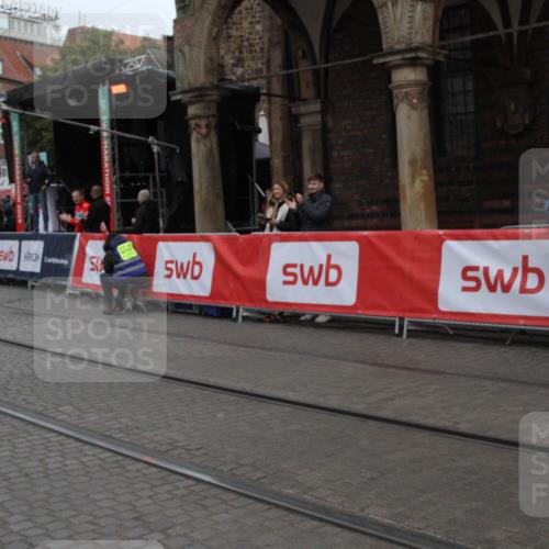 05.10.2025 - 20. swb-Marathon Bremen Yannick Fuchs http://msf.ph/oto/9316383 05.10.2025 10:33:05 Ziel 10894 meine-sportfotos.de