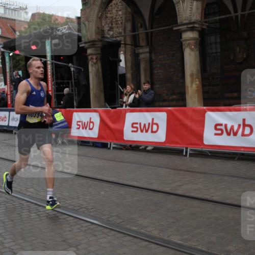 05.10.2025 - 20. swb-Marathon Bremen Yannick Fuchs http://msf.ph/oto/9316384 05.10.2025 10:33:06 Ziel 10894 meine-sportfotos.de