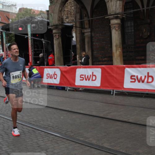 05.10.2025 - 20. swb-Marathon Bremen Yannick Fuchs http://msf.ph/oto/9316389 05.10.2025 10:34:29 Ziel 9851 meine-sportfotos.de