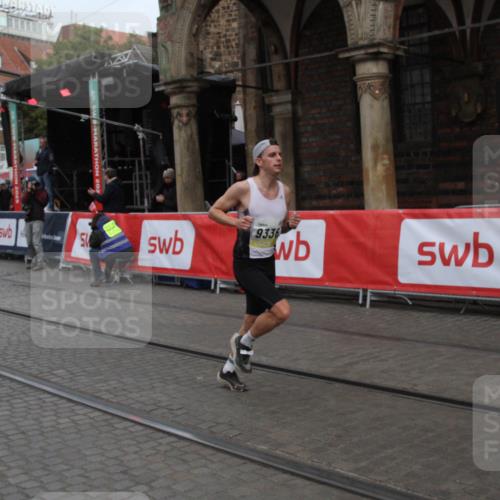 05.10.2025 - 20. swb-Marathon Bremen Yannick Fuchs http://msf.ph/oto/9316395 05.10.2025 10:35:29 Ziel 9336, 9340 meine-sportfotos.de