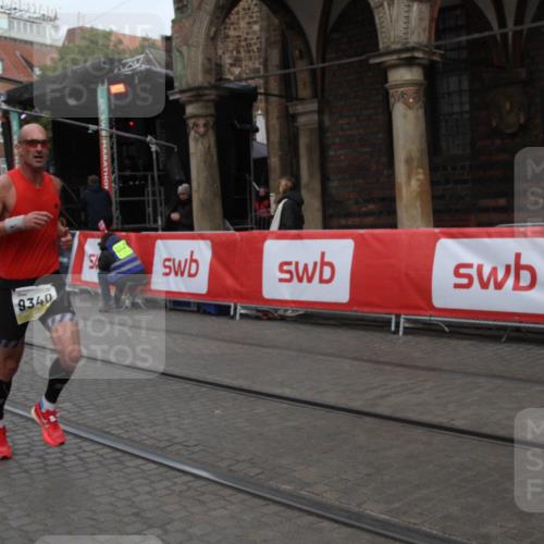 05.10.2025 - 20. swb-Marathon Bremen Yannick Fuchs http://msf.ph/oto/9316396 05.10.2025 10:35:32 Ziel 9340, 11341 meine-sportfotos.de