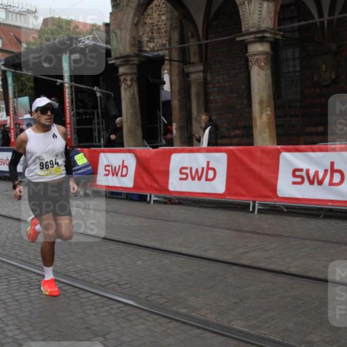 05.10.2025 - 20. swb-Marathon Bremen Yannick Fuchs http://msf.ph/oto/9316401 05.10.2025 10:35:46 Ziel 9596 meine-sportfotos.de