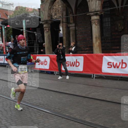 05.10.2025 - 20. swb-Marathon Bremen Yannick Fuchs http://msf.ph/oto/9316403 05.10.2025 10:36:00 Ziel 10372 meine-sportfotos.de