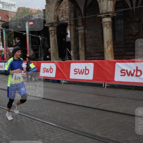 05.10.2025 - 20. swb-Marathon Bremen Yannick Fuchs http://msf.ph/oto/9316429 05.10.2025 10:38:53 Ziel 9341, 10352, 10517, 10967 meine-sportfotos.de