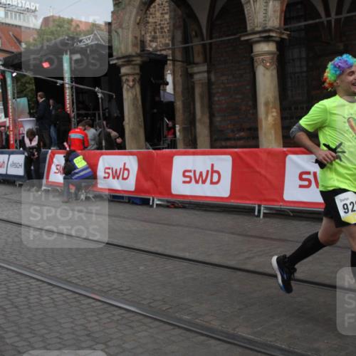 05.10.2025 - 20. swb-Marathon Bremen Yannick Fuchs http://msf.ph/oto/9316443 05.10.2025 10:39:43 Ziel 9289, 11418 meine-sportfotos.de