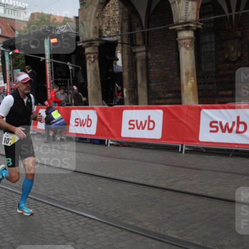 05.10.2025 - 20. swb-Marathon Bremen Yannick Fuchs http://msf.ph/oto/9316445 05.10.2025 10:39:51 Ziel 9922, 10052, 10171, 10175, 10176, 10753 meine-sportfotos.de
