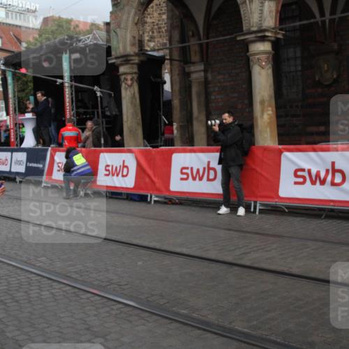 05.10.2025 - 20. swb-Marathon Bremen Yannick Fuchs http://msf.ph/oto/9316465 05.10.2025 10:41:23 Ziel 9262, 11086 meine-sportfotos.de