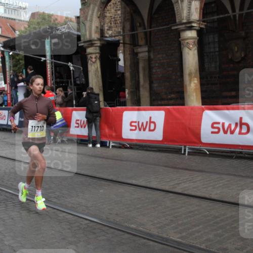 05.10.2025 - 20. swb-Marathon Bremen Yannick Fuchs http://msf.ph/oto/9316472 05.10.2025 10:41:58 Ziel 9884, 10104, 10691, 10880, 11581, 11710 meine-sportfotos.de