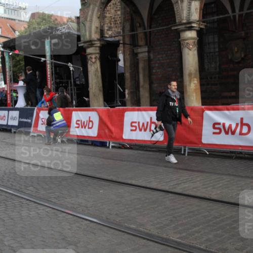 05.10.2025 - 20. swb-Marathon Bremen Yannick Fuchs http://msf.ph/oto/9316490 05.10.2025 10:42:33 Ziel 11725 meine-sportfotos.de