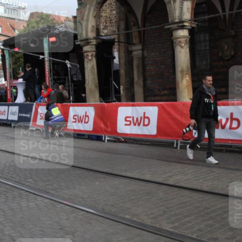 05.10.2025 - 20. swb-Marathon Bremen Yannick Fuchs http://msf.ph/oto/9316491 05.10.2025 10:42:34 Ziel 11725 meine-sportfotos.de