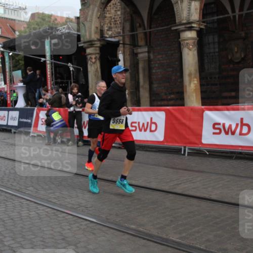 05.10.2025 - 20. swb-Marathon Bremen Yannick Fuchs http://msf.ph/oto/9316503 05.10.2025 10:43:09 Ziel 9006, 9302, 9558, 10553, 10961, 11476 meine-sportfotos.de
