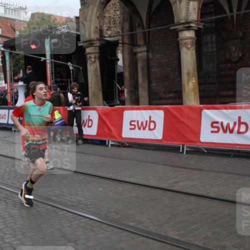 05.10.2025 - 20. swb-Marathon Bremen Yannick Fuchs http://msf.ph/oto/9316506 05.10.2025 10:43:12 Ziel 9006, 10474, 10553, 10961, 11476 meine-sportfotos.de