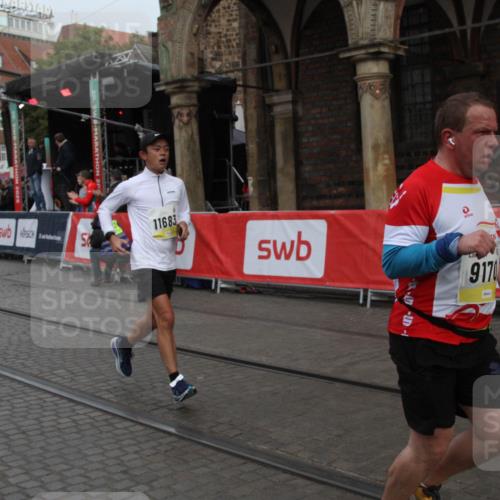 05.10.2025 - 20. swb-Marathon Bremen Yannick Fuchs http://msf.ph/oto/9316519 05.10.2025 10:44:01 Ziel 9170, 9865, 11256, 11683 meine-sportfotos.de