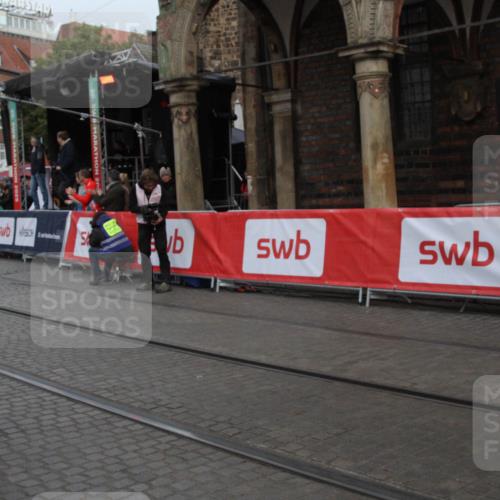 05.10.2025 - 20. swb-Marathon Bremen Yannick Fuchs http://msf.ph/oto/9316520 05.10.2025 10:44:03 Ziel 9865, 11256 meine-sportfotos.de