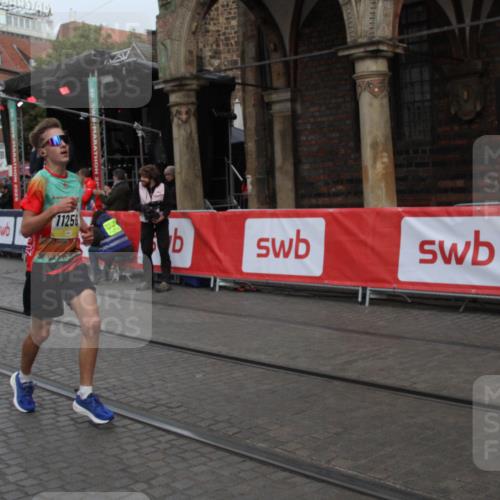 05.10.2025 - 20. swb-Marathon Bremen Yannick Fuchs http://msf.ph/oto/9316521 05.10.2025 10:44:04 Ziel 9865, 10652, 10780, 11256 meine-sportfotos.de