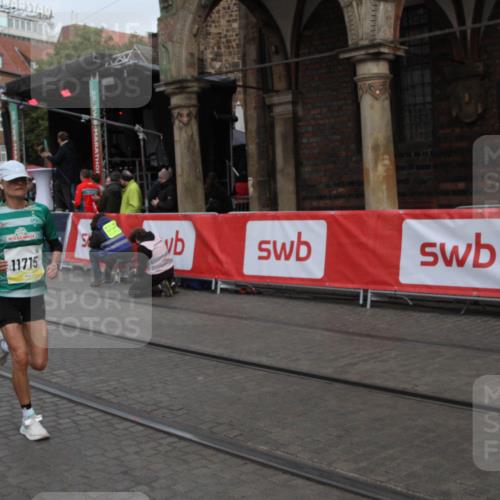 05.10.2025 - 20. swb-Marathon Bremen Yannick Fuchs http://msf.ph/oto/9316554 05.10.2025 10:45:11 Ziel 10091, 11715 meine-sportfotos.de
