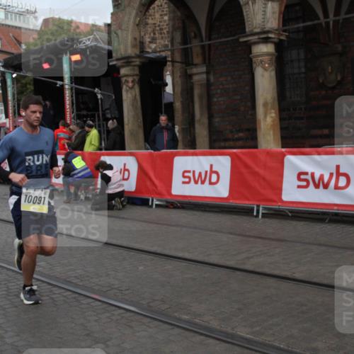05.10.2025 - 20. swb-Marathon Bremen Yannick Fuchs http://msf.ph/oto/9316555 05.10.2025 10:45:13 Ziel 10091, 10822 meine-sportfotos.de
