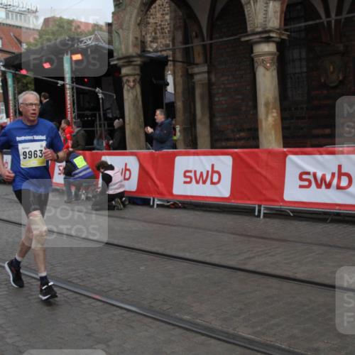 05.10.2025 - 20. swb-Marathon Bremen Yannick Fuchs http://msf.ph/oto/9316560 05.10.2025 10:45:25 Ziel 9396, 9885, 9963, 10634, 11346 meine-sportfotos.de
