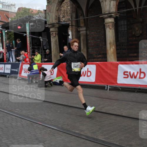 05.10.2025 - 20. swb-Marathon Bremen Yannick Fuchs http://msf.ph/oto/9316566 05.10.2025 10:45:33 Ziel 11403, 11585 meine-sportfotos.de
