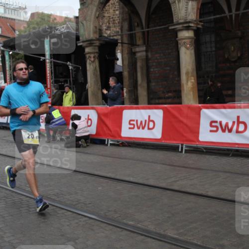 05.10.2025 - 20. swb-Marathon Bremen Yannick Fuchs http://msf.ph/oto/9316577 05.10.2025 10:45:50 Ziel 28, 9960, 10350, 10823 meine-sportfotos.de
