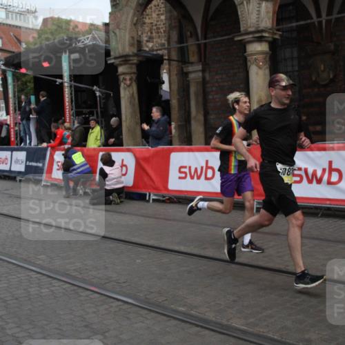 05.10.2025 - 20. swb-Marathon Bremen Yannick Fuchs http://msf.ph/oto/9316579 05.10.2025 10:45:53 Ziel 9285, 9960, 10350, 10823 meine-sportfotos.de