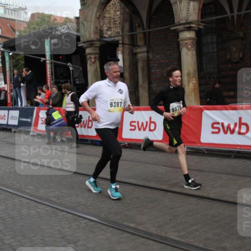 05.10.2025 - 20. swb-Marathon Bremen Yannick Fuchs http://msf.ph/oto/9316584 05.10.2025 10:46:04 Ziel 9397, 9500, 9876, 10090, 10688, 11513 meine-sportfotos.de