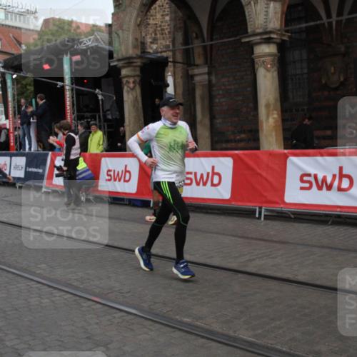 05.10.2025 - 20. swb-Marathon Bremen Yannick Fuchs http://msf.ph/oto/9316586 05.10.2025 10:46:08 Ziel 9500, 10688, 10858, 11074, 11513 meine-sportfotos.de