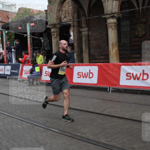 05.10.2025 - 20. swb-Marathon Bremen Yannick Fuchs http://msf.ph/oto/9316593 05.10.2025 10:46:25 Ziel 9400, 9921, 11462 meine-sportfotos.de