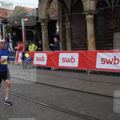 05.10.2025 - 20. swb-Marathon Bremen Yannick Fuchs http://msf.ph/oto/9316599 05.10.2025 10:46:40 Ziel 9009, 9207, 9366, 10268, 11268 meine-sportfotos.de