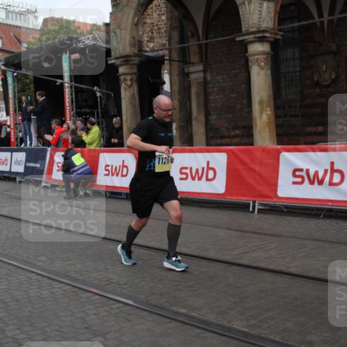 05.10.2025 - 20. swb-Marathon Bremen Yannick Fuchs http://msf.ph/oto/9316601 05.10.2025 10:46:44 Ziel 9366, 9961, 10268, 10411, 11268, 11327 meine-sportfotos.de