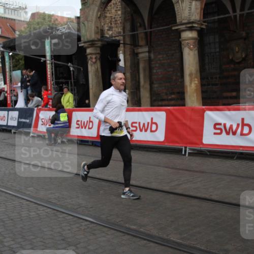 05.10.2025 - 20. swb-Marathon Bremen Yannick Fuchs http://msf.ph/oto/9316609 05.10.2025 10:47:01 Ziel 9413, 10452, 10509, 10789, 11189 meine-sportfotos.de