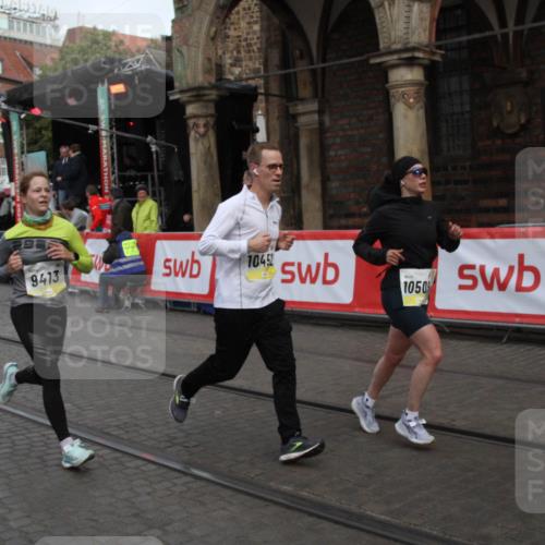 05.10.2025 - 20. swb-Marathon Bremen Yannick Fuchs http://msf.ph/oto/9316611 05.10.2025 10:47:04 Ziel 9413, 10452, 10509, 10789 meine-sportfotos.de