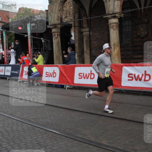 05.10.2025 - 20. swb-Marathon Bremen Yannick Fuchs http://msf.ph/oto/9316627 05.10.2025 10:47:40 Ziel 9339, 9924, 10073, 10850, 10875, 10947, 11330 meine-sportfotos.de