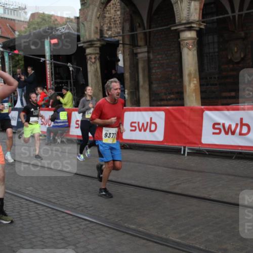 05.10.2025 - 20. swb-Marathon Bremen Yannick Fuchs http://msf.ph/oto/9316632 05.10.2025 10:47:46 Ziel 9377, 10062, 10676, 11244, 11409, 11708 meine-sportfotos.de