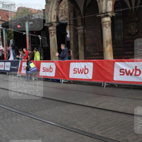 05.10.2025 - 20. swb-Marathon Bremen Yannick Fuchs http://msf.ph/oto/9316647 05.10.2025 10:48:10 Ziel 10392, 10723, 10818 meine-sportfotos.de