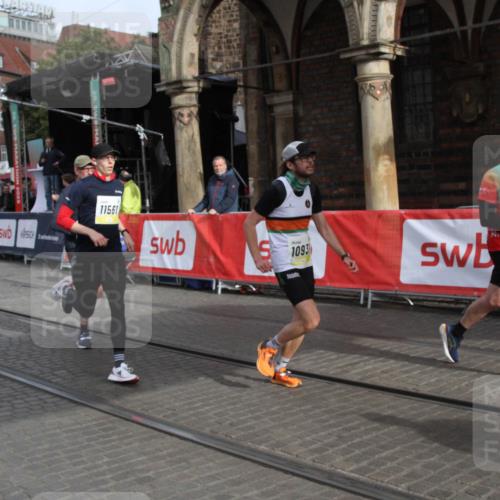 05.10.2025 - 20. swb-Marathon Bremen Yannick Fuchs http://msf.ph/oto/9316659 05.10.2025 10:48:22 Ziel 9293, 9404, 9641, 9706, 10931, 11119, 11292, 11561, 11637 meine-sportfotos.de