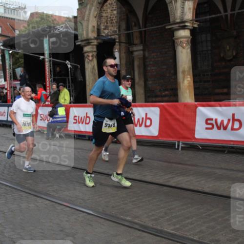 05.10.2025 - 20. swb-Marathon Bremen Yannick Fuchs http://msf.ph/oto/9316670 05.10.2025 10:48:30 Ziel 8787, 9298, 9665, 9704, 9810, 9958, 10109, 10131, 10211, 10685, 11005, 11357 meine-sportfotos.de