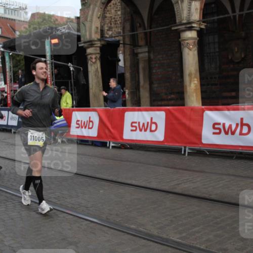 05.10.2025 - 20. swb-Marathon Bremen Yannick Fuchs http://msf.ph/oto/9316677 05.10.2025 10:48:35 Ziel 9385, 9437, 9478, 10177, 10685, 11005, 11357, 11505 meine-sportfotos.de