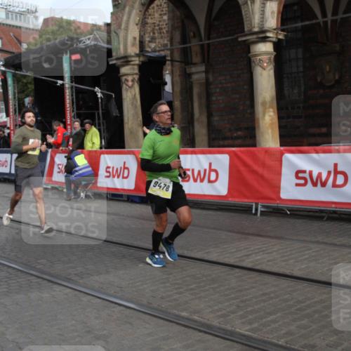 05.10.2025 - 20. swb-Marathon Bremen Yannick Fuchs http://msf.ph/oto/9316682 05.10.2025 10:48:38 Ziel 9385, 9406, 9437, 9478, 11096 meine-sportfotos.de