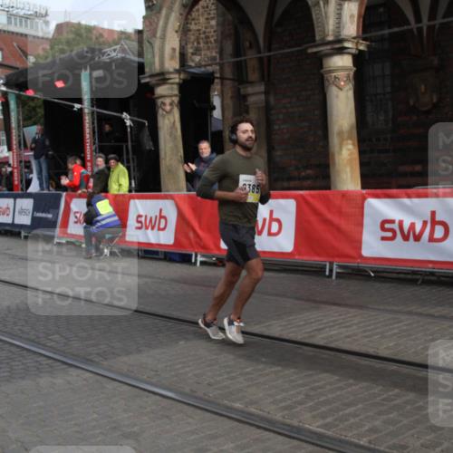 05.10.2025 - 20. swb-Marathon Bremen Yannick Fuchs http://msf.ph/oto/9316683 05.10.2025 10:48:39 Ziel 9385, 9406, 9478, 10303, 11096 meine-sportfotos.de