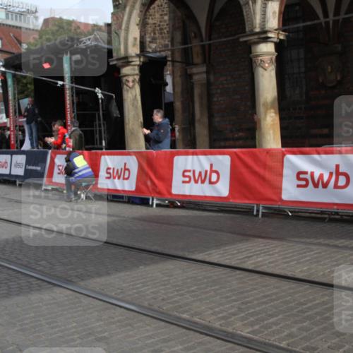 05.10.2025 - 20. swb-Marathon Bremen Yannick Fuchs http://msf.ph/oto/9316687 05.10.2025 10:48:46 Ziel 9261, 9729, 10799 meine-sportfotos.de